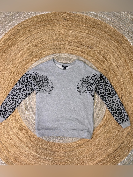 Forever 21 Tops - Forever 21 Light Gray Sweatshirt